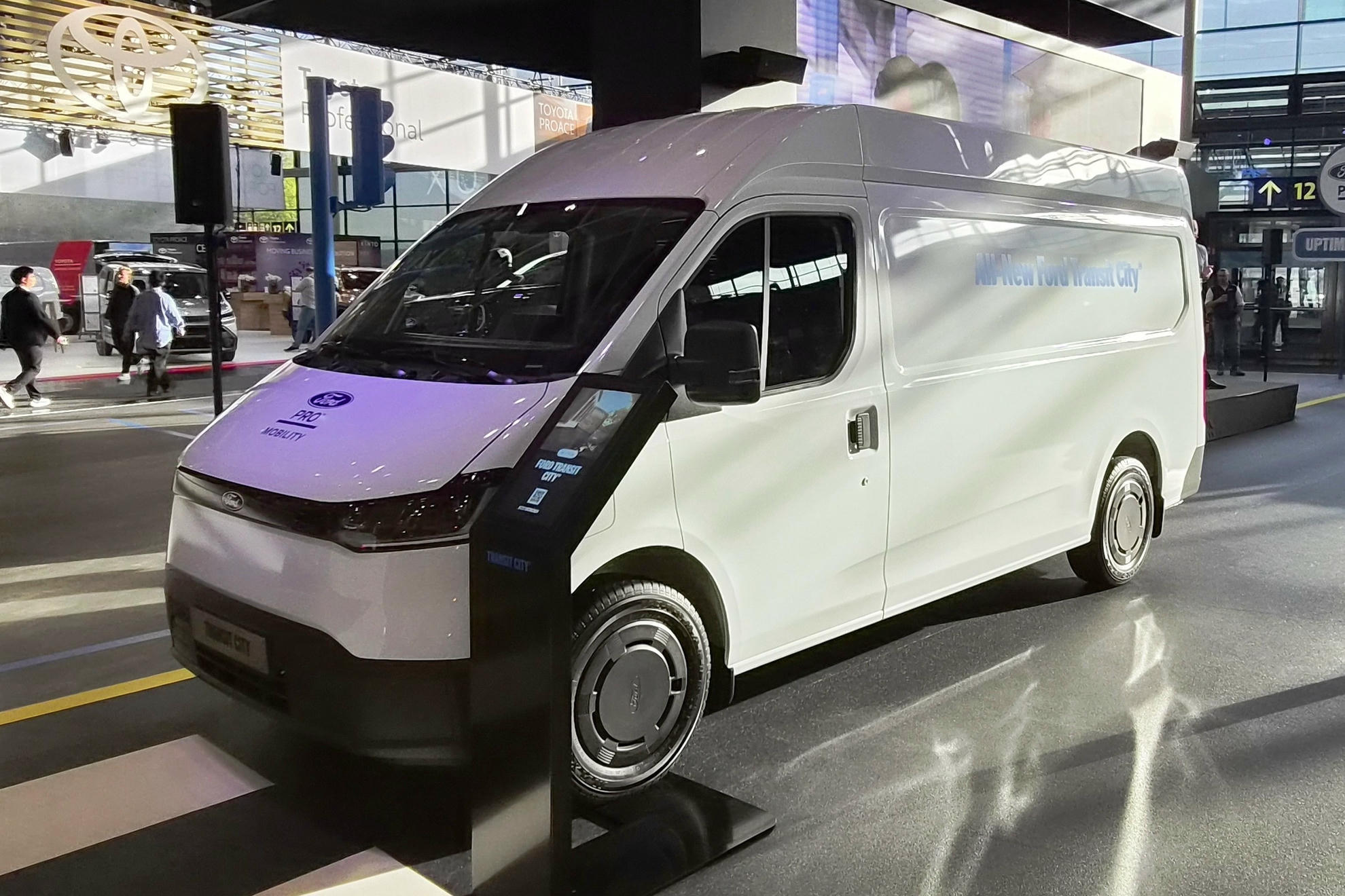 Ford Transit City: czy to będzie tani „elektryk”?